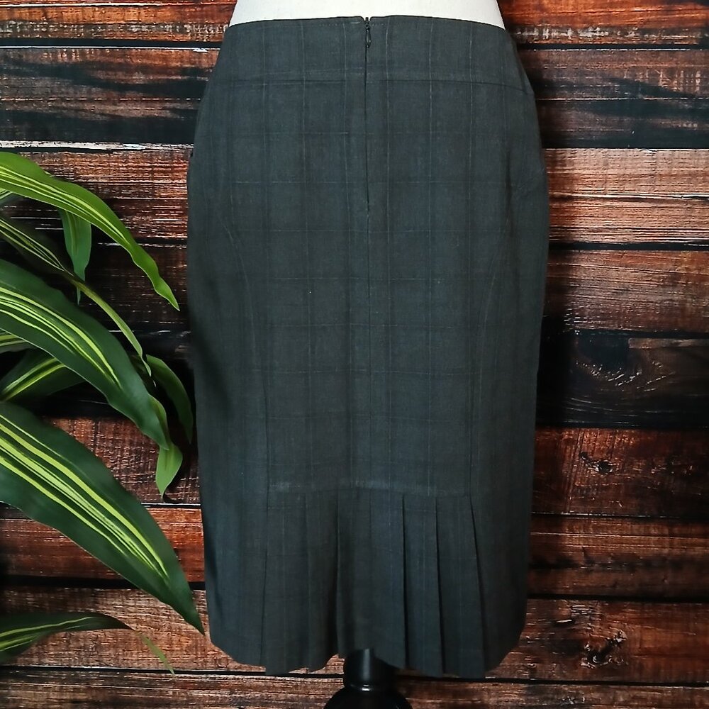 Max Studio Pencil Skirt 8 Pleated Back Gray Checked Mermaid Pleat